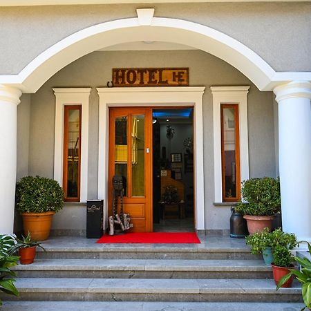 שקודר Hotel Epoka מראה חיצוני תמונה