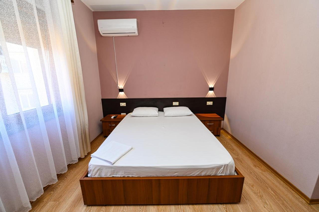שקודר Hotel Epoka מראה חיצוני תמונה