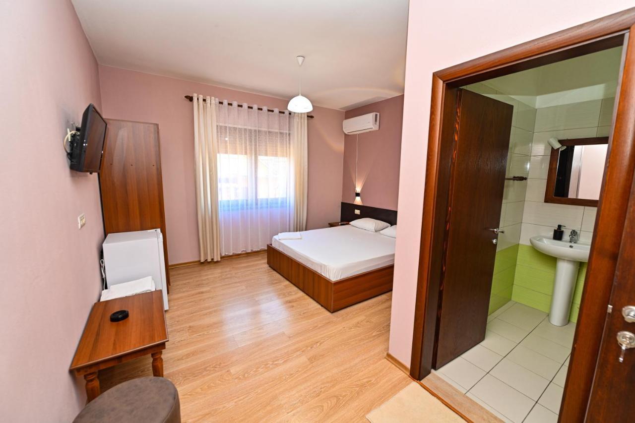 שקודר Hotel Epoka מראה חיצוני תמונה